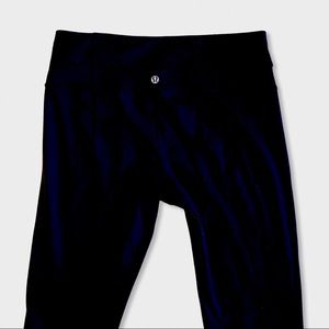 Lululemon leggings size 6 Black Nice Detailing on Back